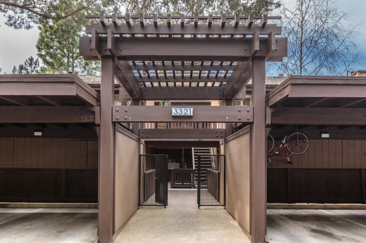 01-3321-Brittan-17-front-mls